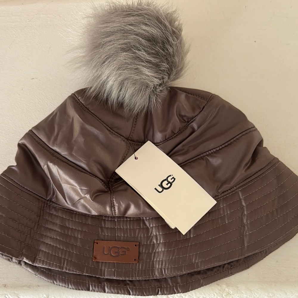 UGG Brown Hat with Fluffy Gray Pom-Pom